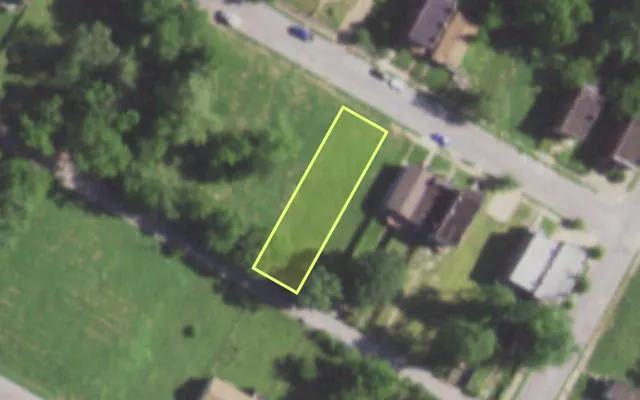 Aerial view of 5624 LOTUS AV — vacant lot, St. Louis with approximate parcel outline