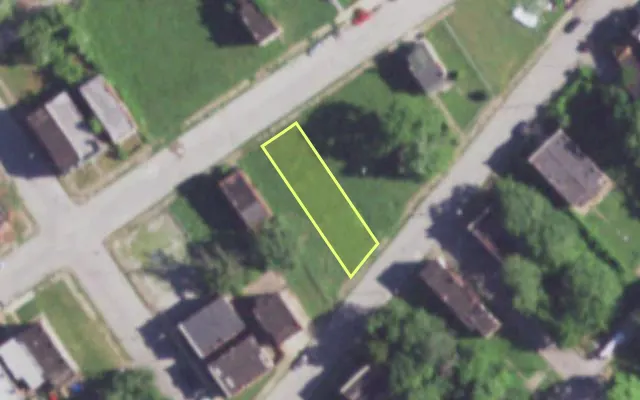 Aerial view of 2105 E WARNE AV — vacant lot, St. Louis with approximate parcel outline
